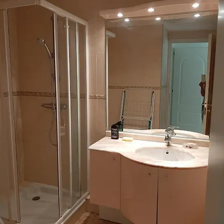 Le Chevrefeuille アパート Saint-Raphaël